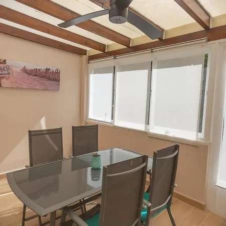 Casa Con Jardín Junto A La Playa Apartamento