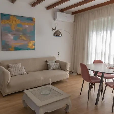 Casa Con Jardín Junto A La Playa * Estepona